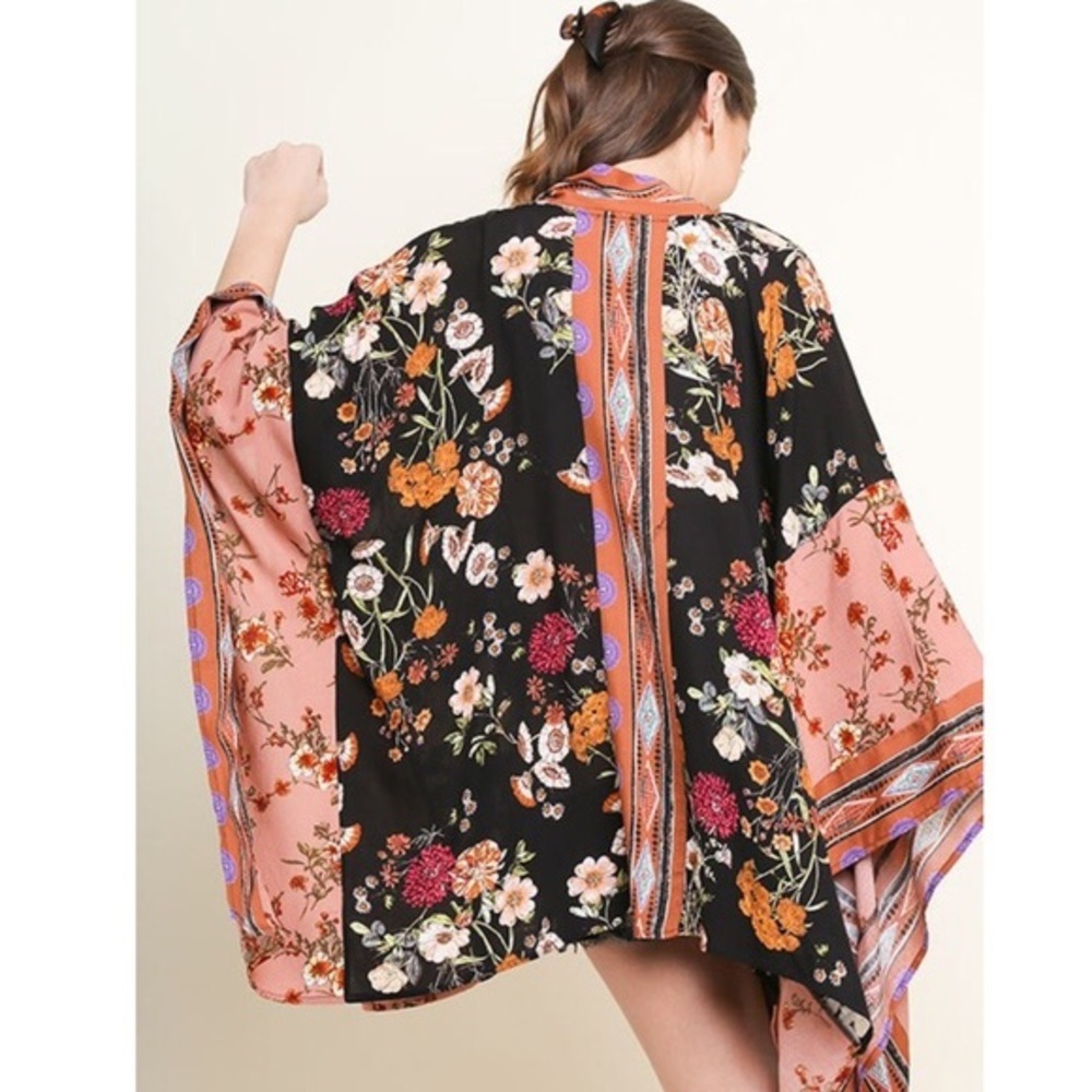 🎉CLEARANCE❣️❣️PETUNIA Floral Print Kimono-LAST ONE ☝️